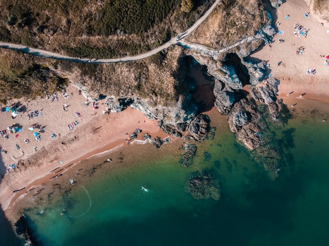 mer, cote bord de mer, eau bleue, pornic, eau plage mer été, été mer bleue soleil, chemin côte plage