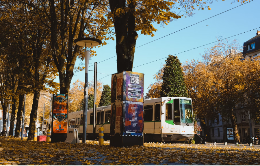 tramway ligne 2 nantes automne, tram nantes, tram automne nantes, tramway vert, tram vert, tram nantes